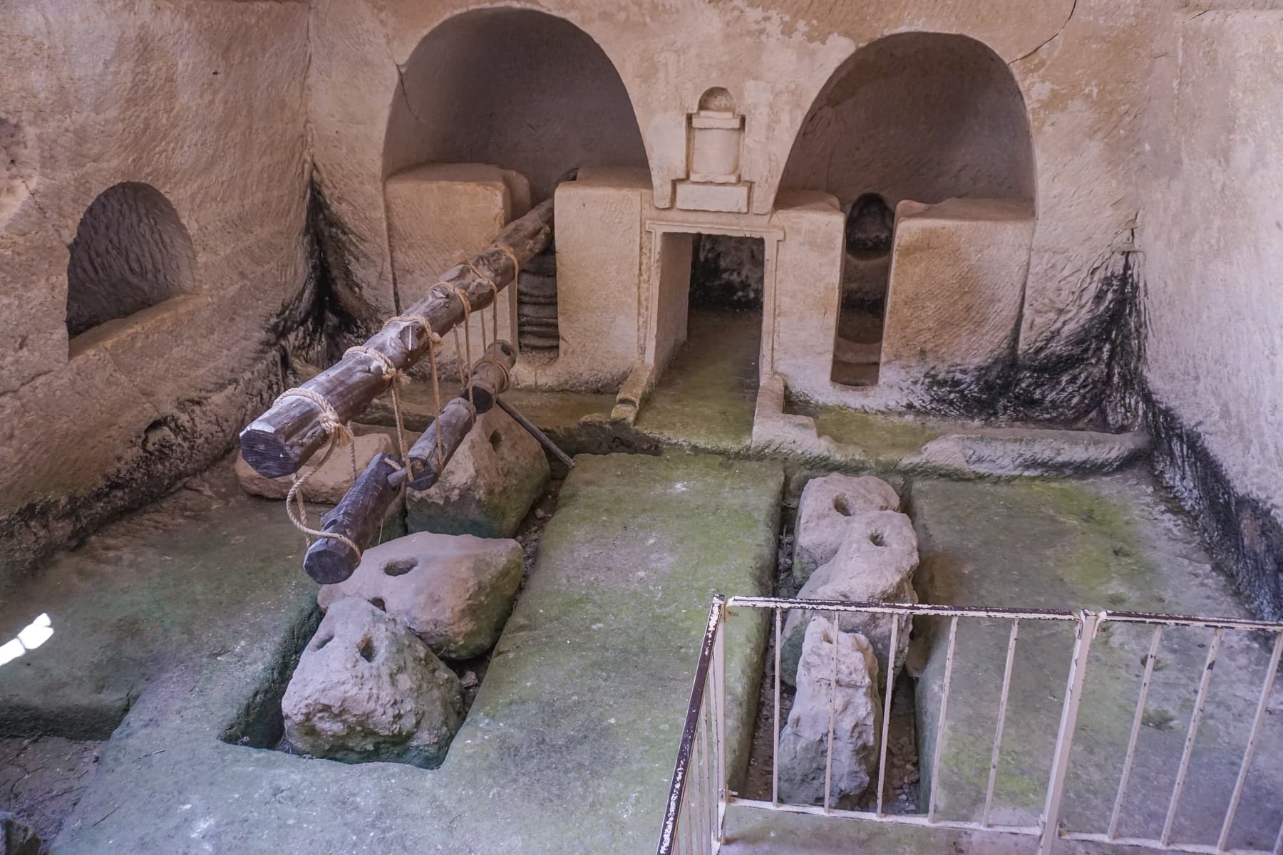 Olive Press Squeezing