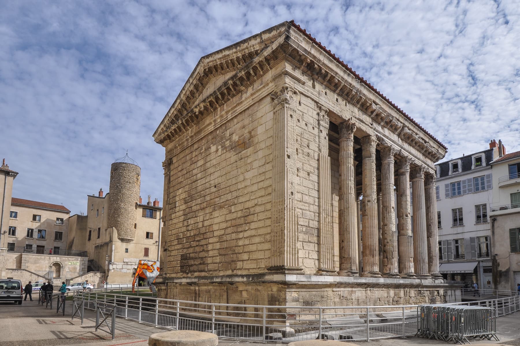 Temple of Augustus and Livia 3