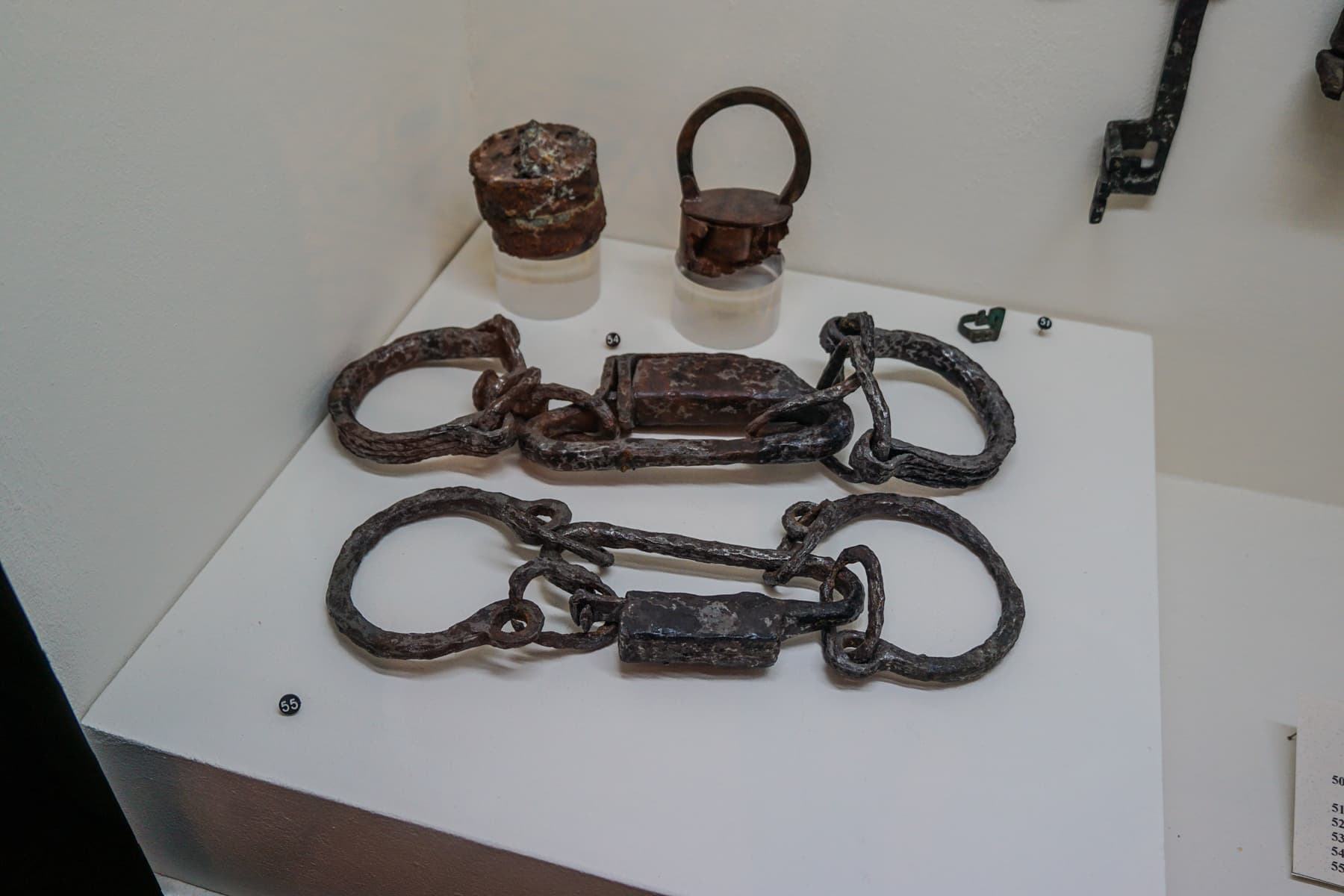 Chains - Fetters