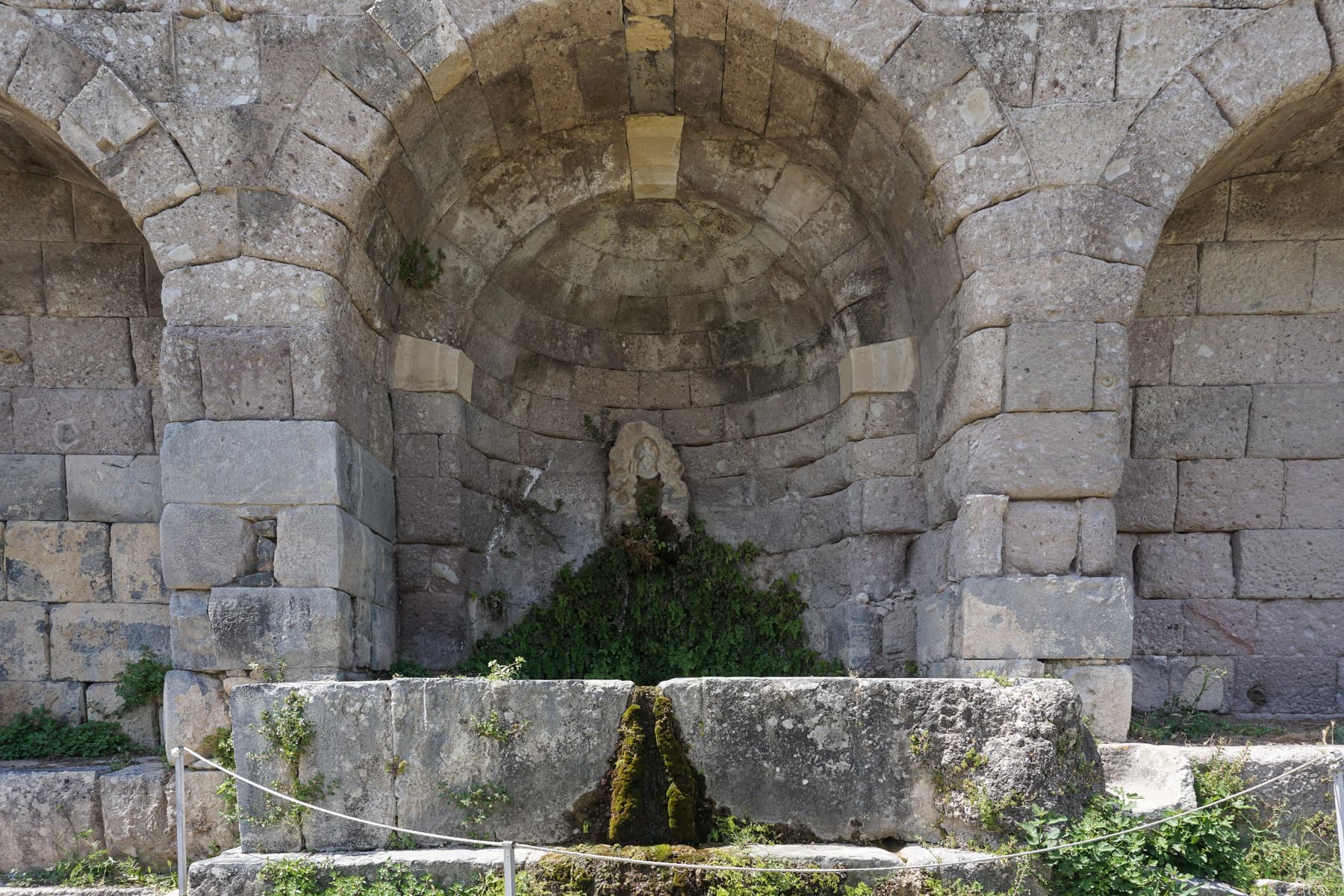 T III Nymphaeum