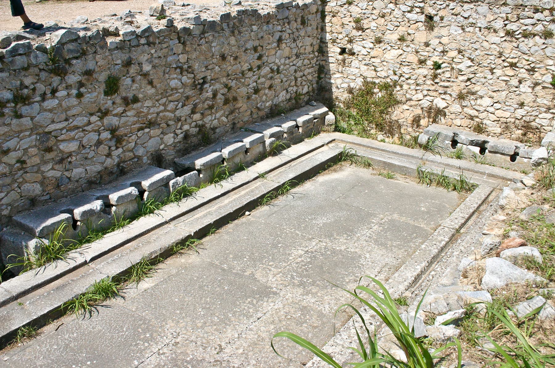 Latrine 1