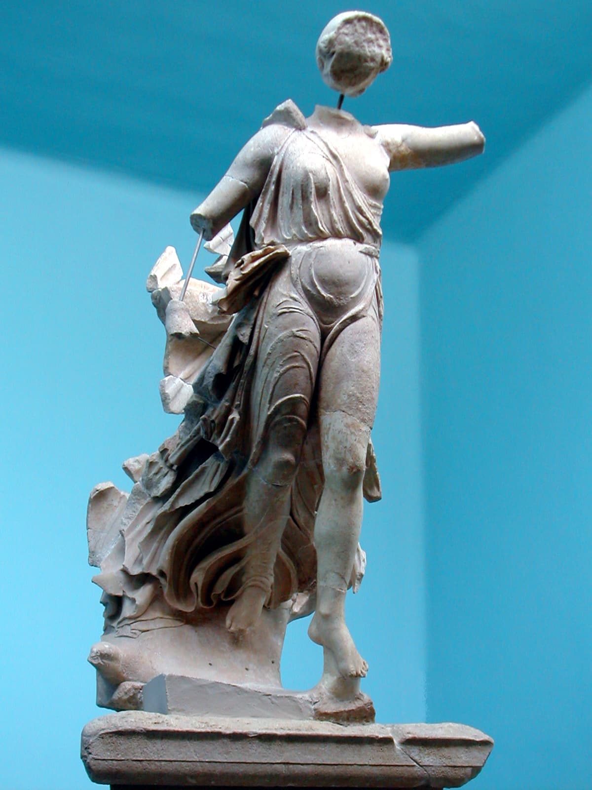 Nike of Paionios (2)