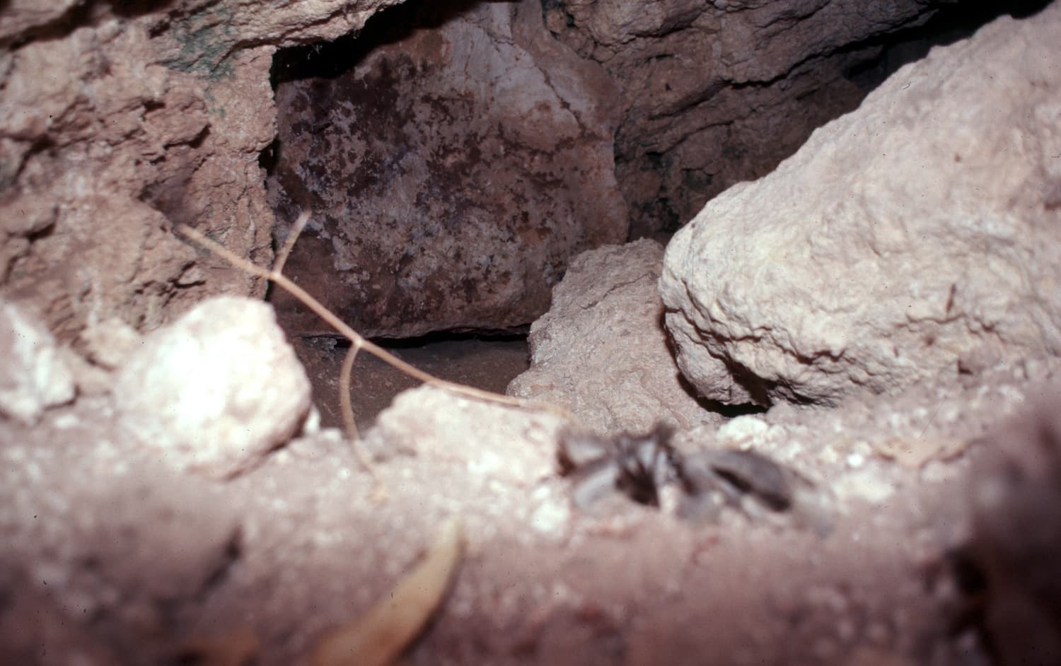 MB I Tomb Blocking Stone