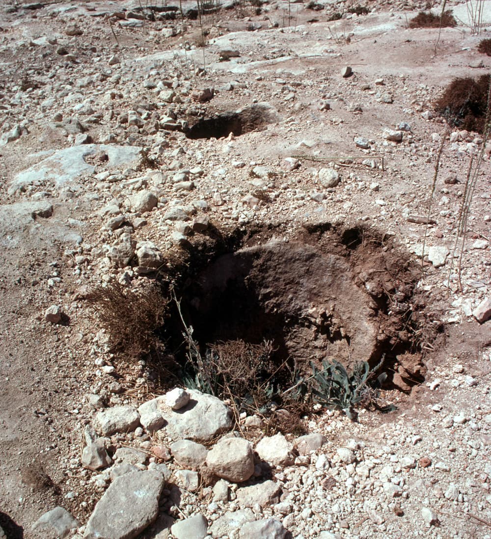MB I Tomb Entrances