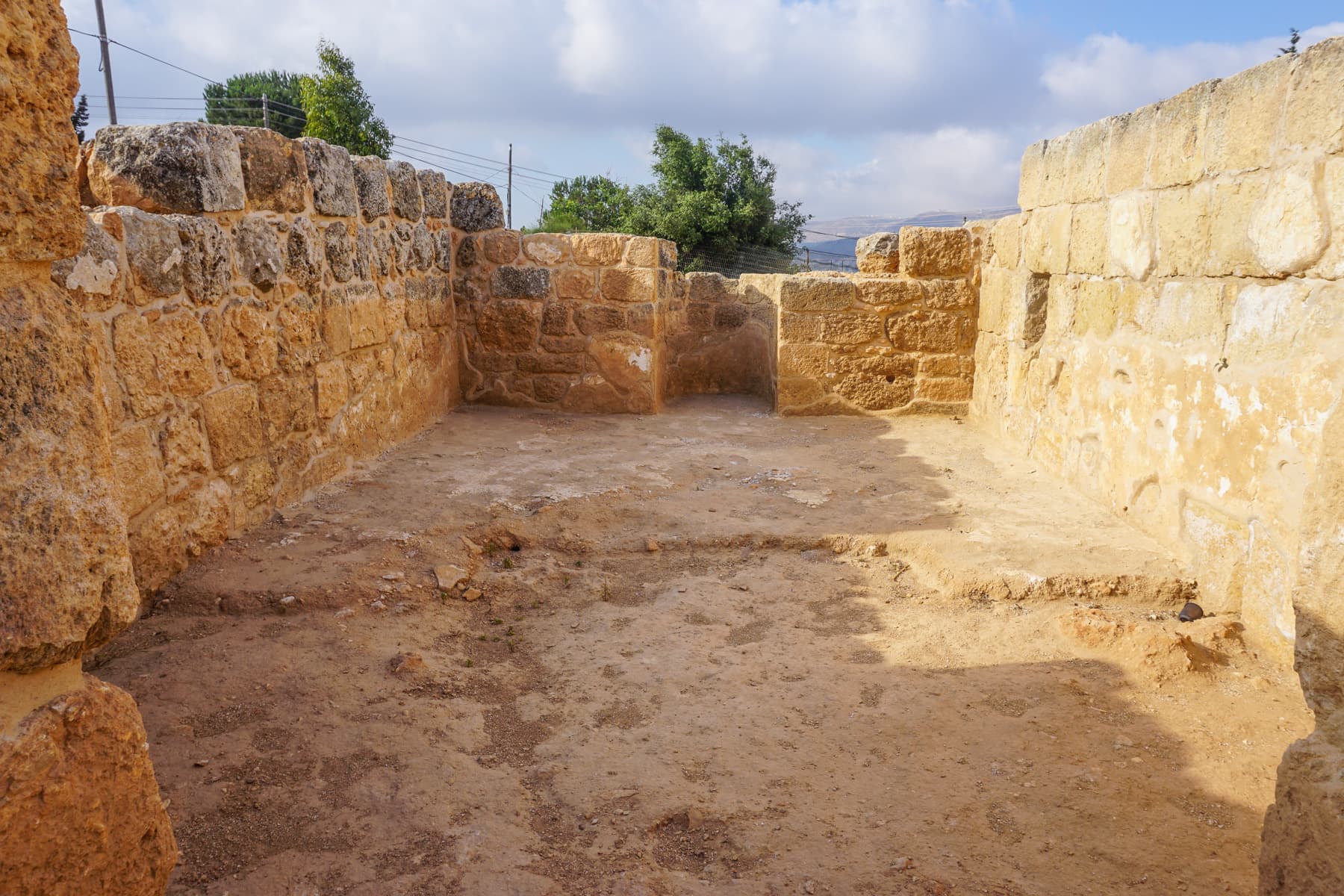 Side Hall 1