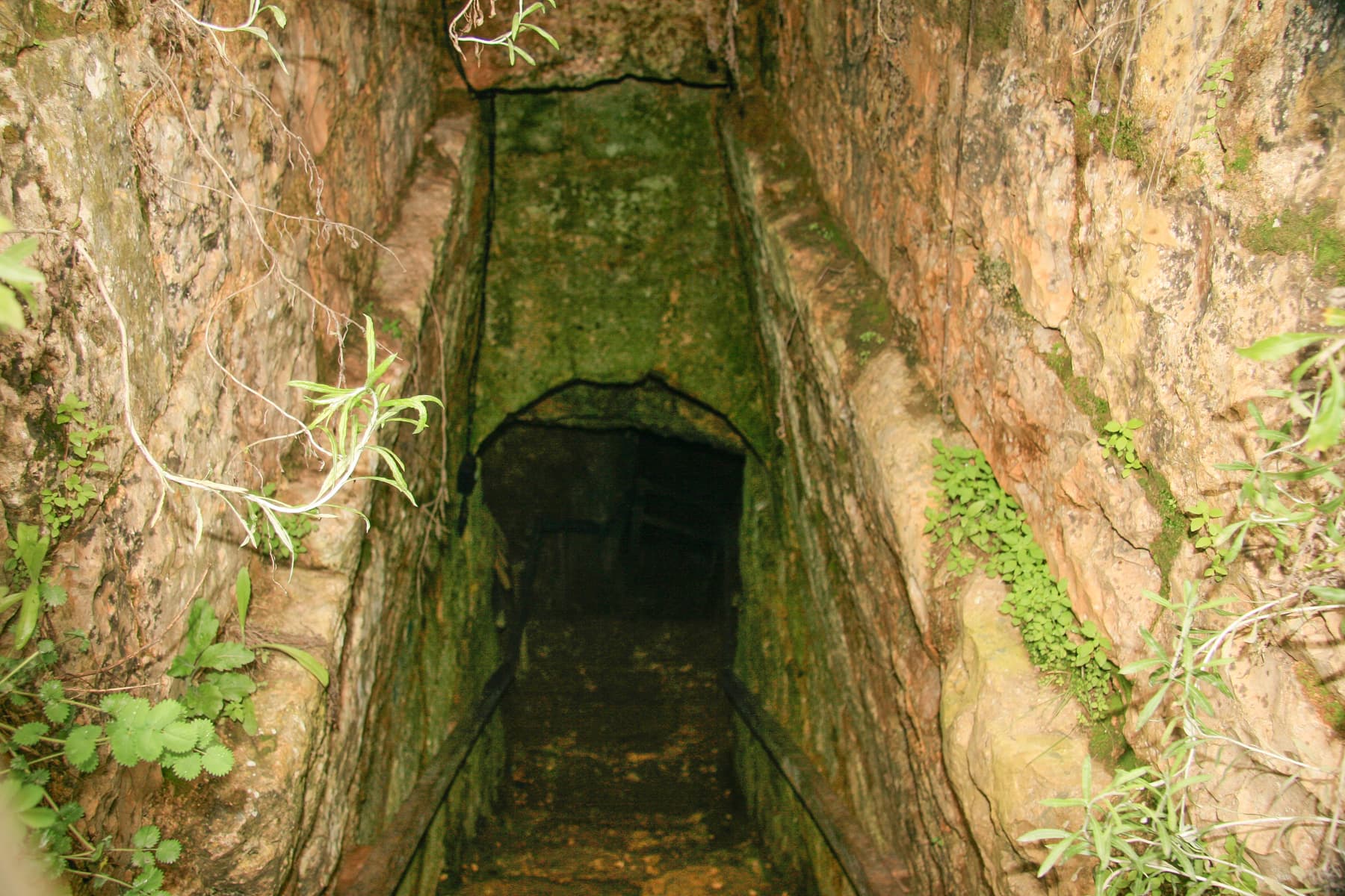Descent into Biyar Aqueduct