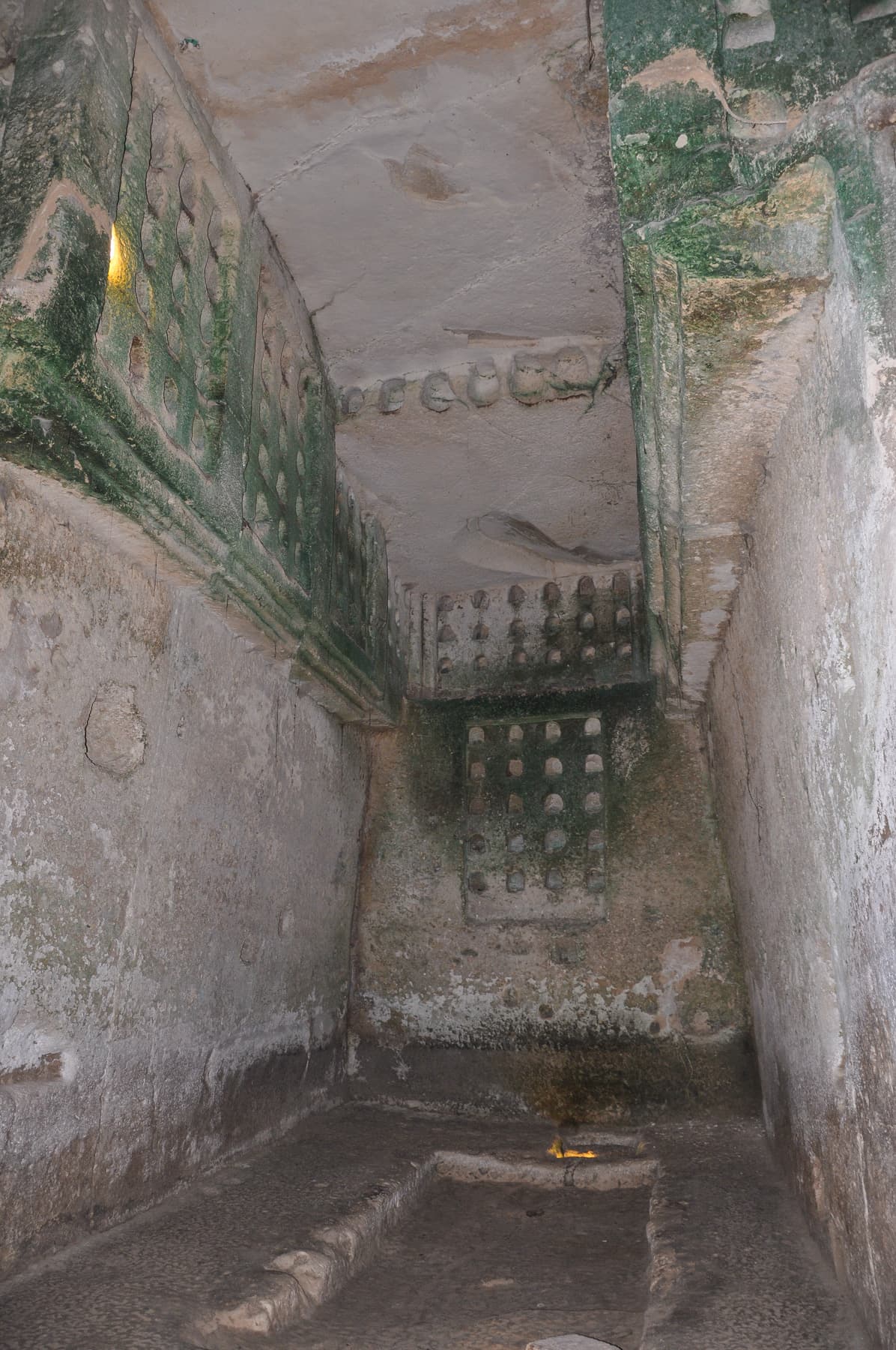 Columbarium Arm