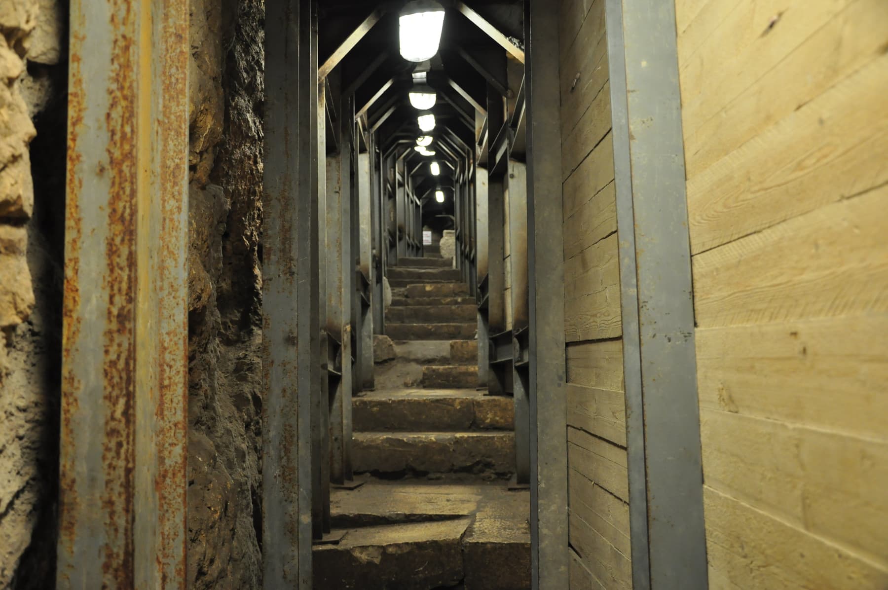 Pilgrims' Street 3