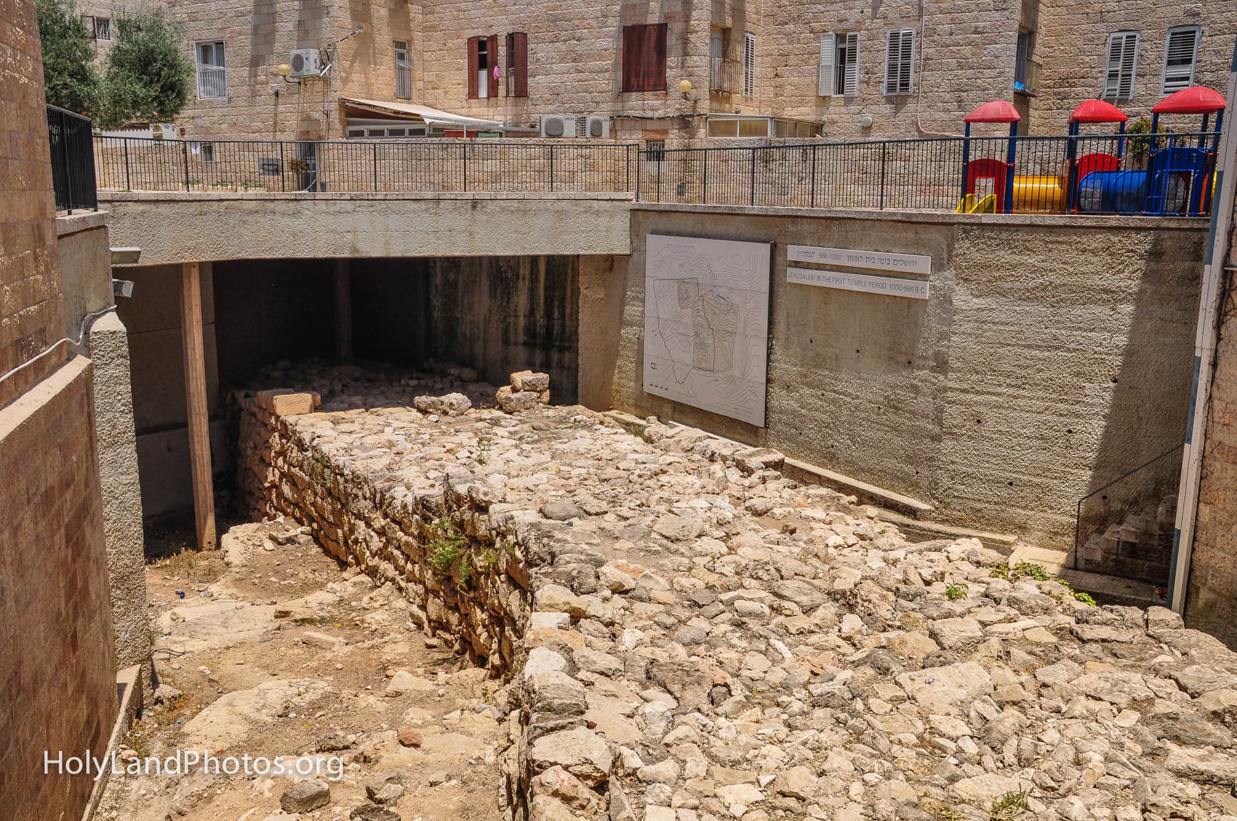 Broad Wall 1