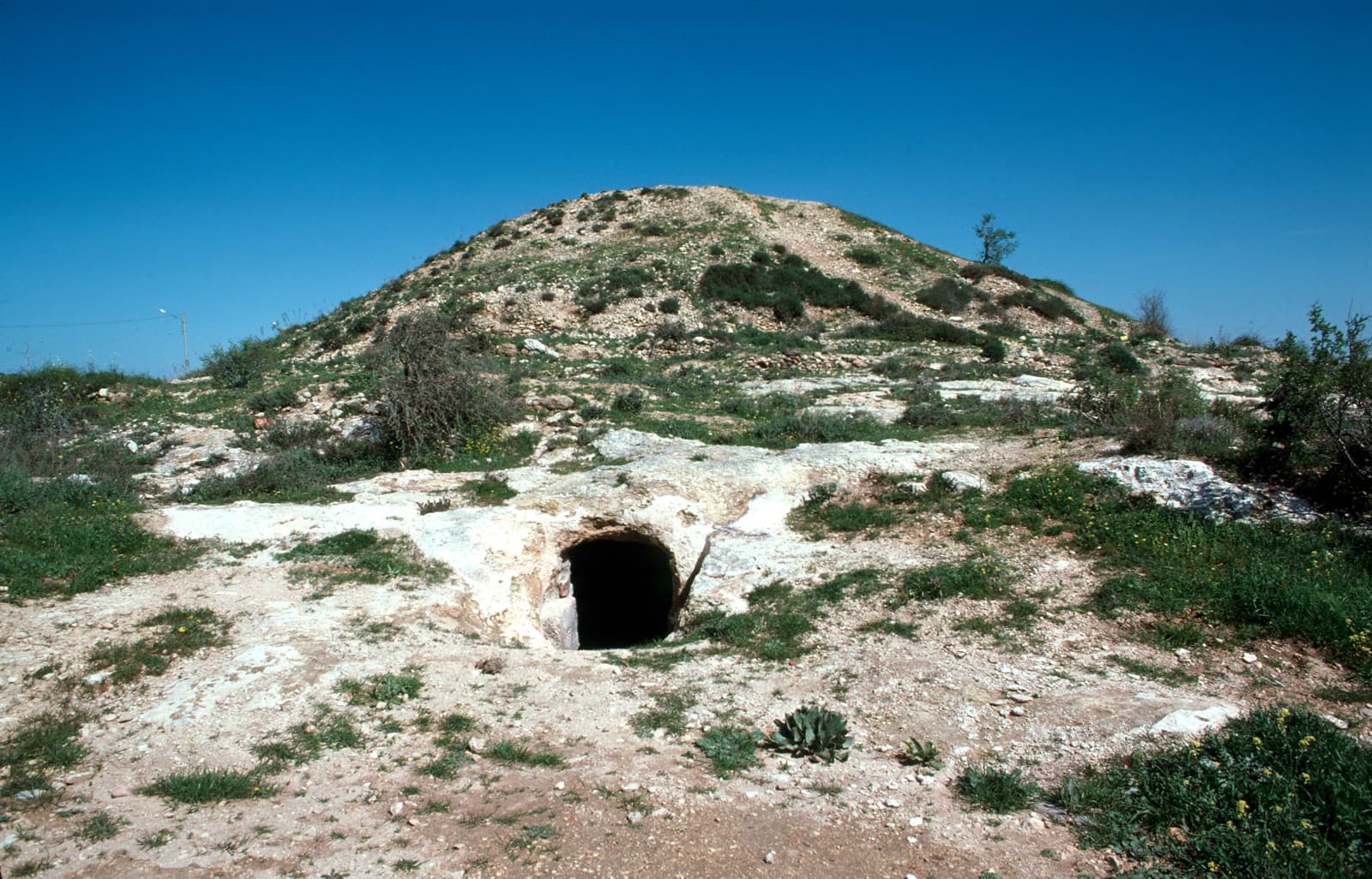 Tumulus (small)