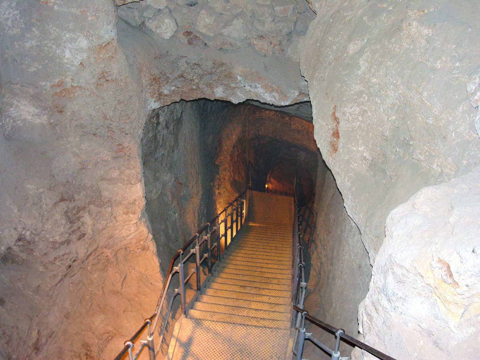 Diagonal Tunnel 3
