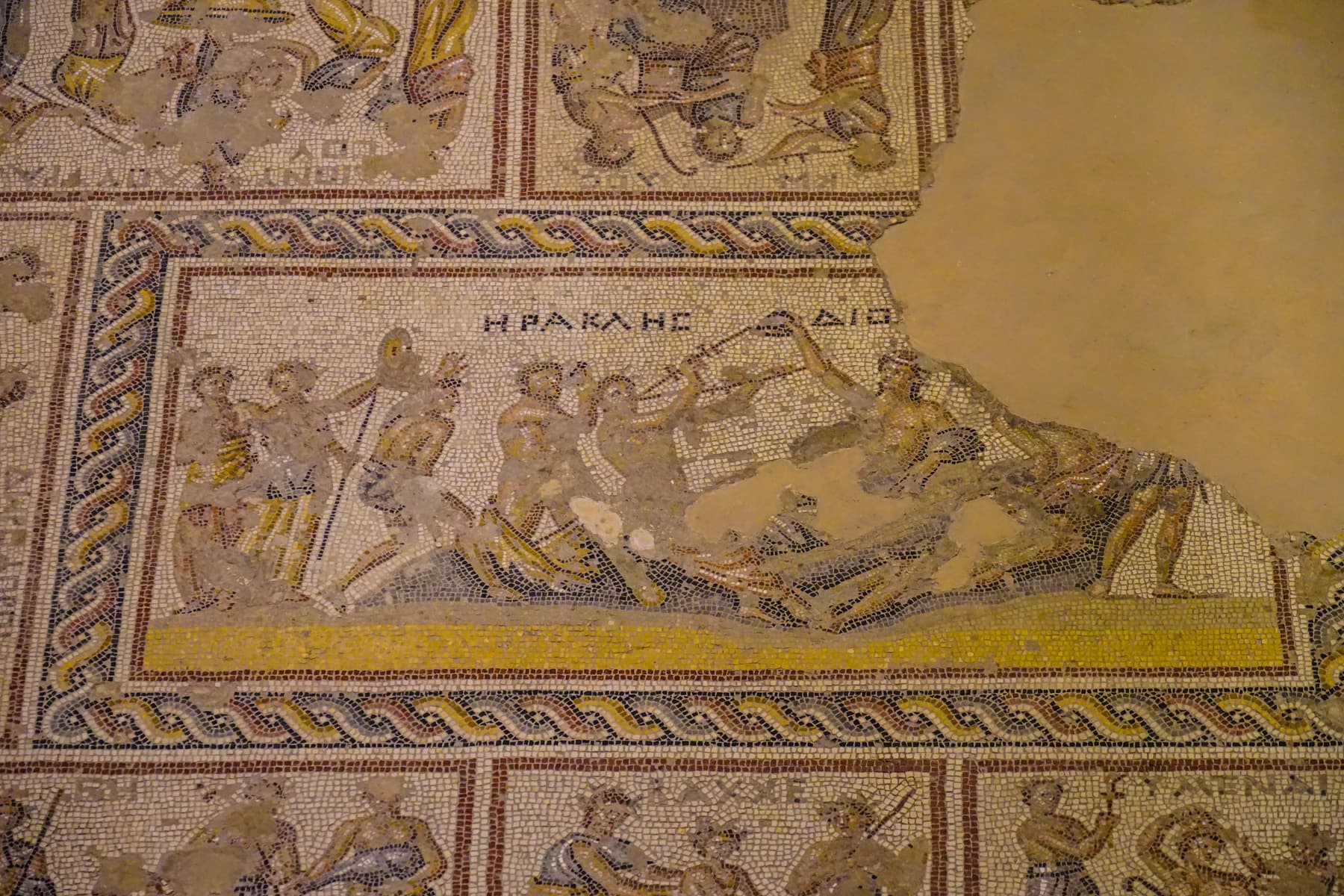 Dionysus vs Herakles
