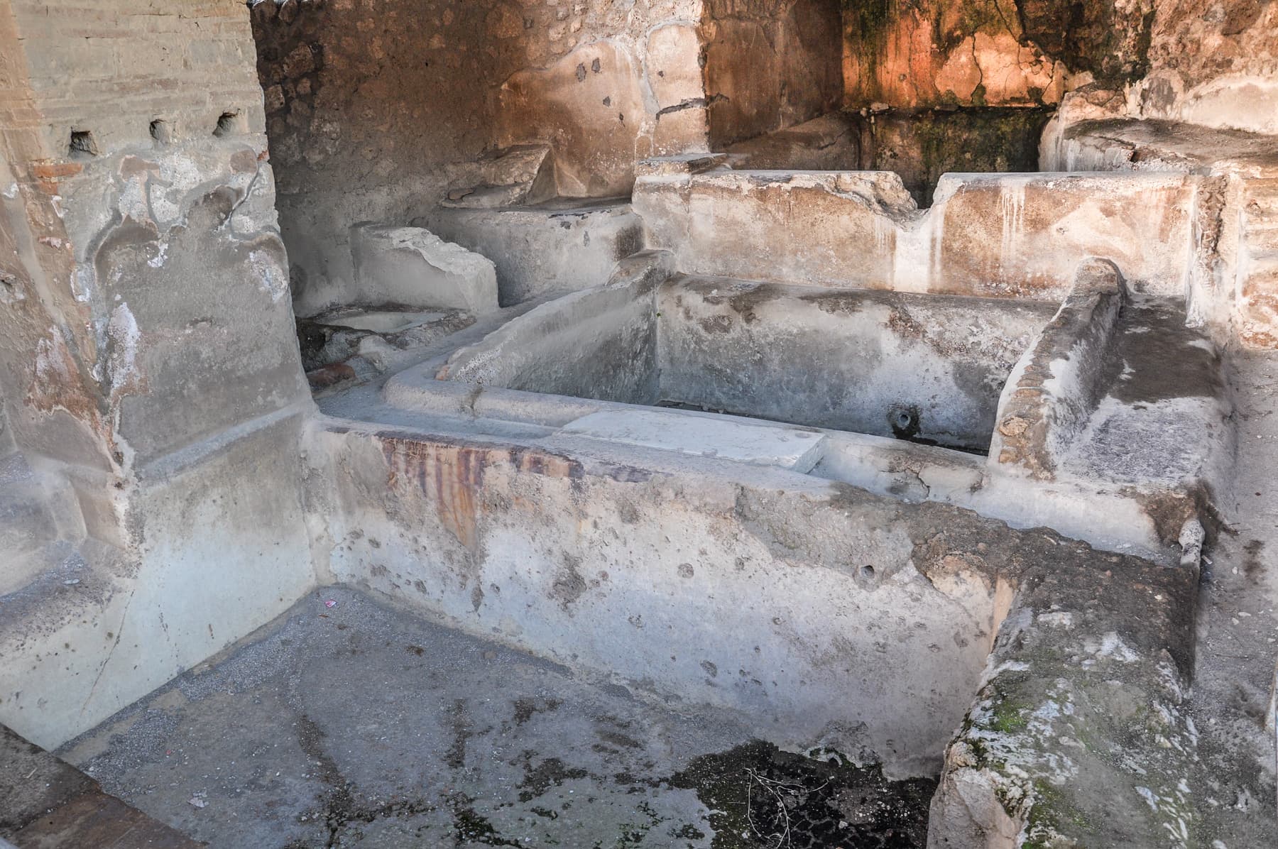 Fullonica Processing Tubs 1