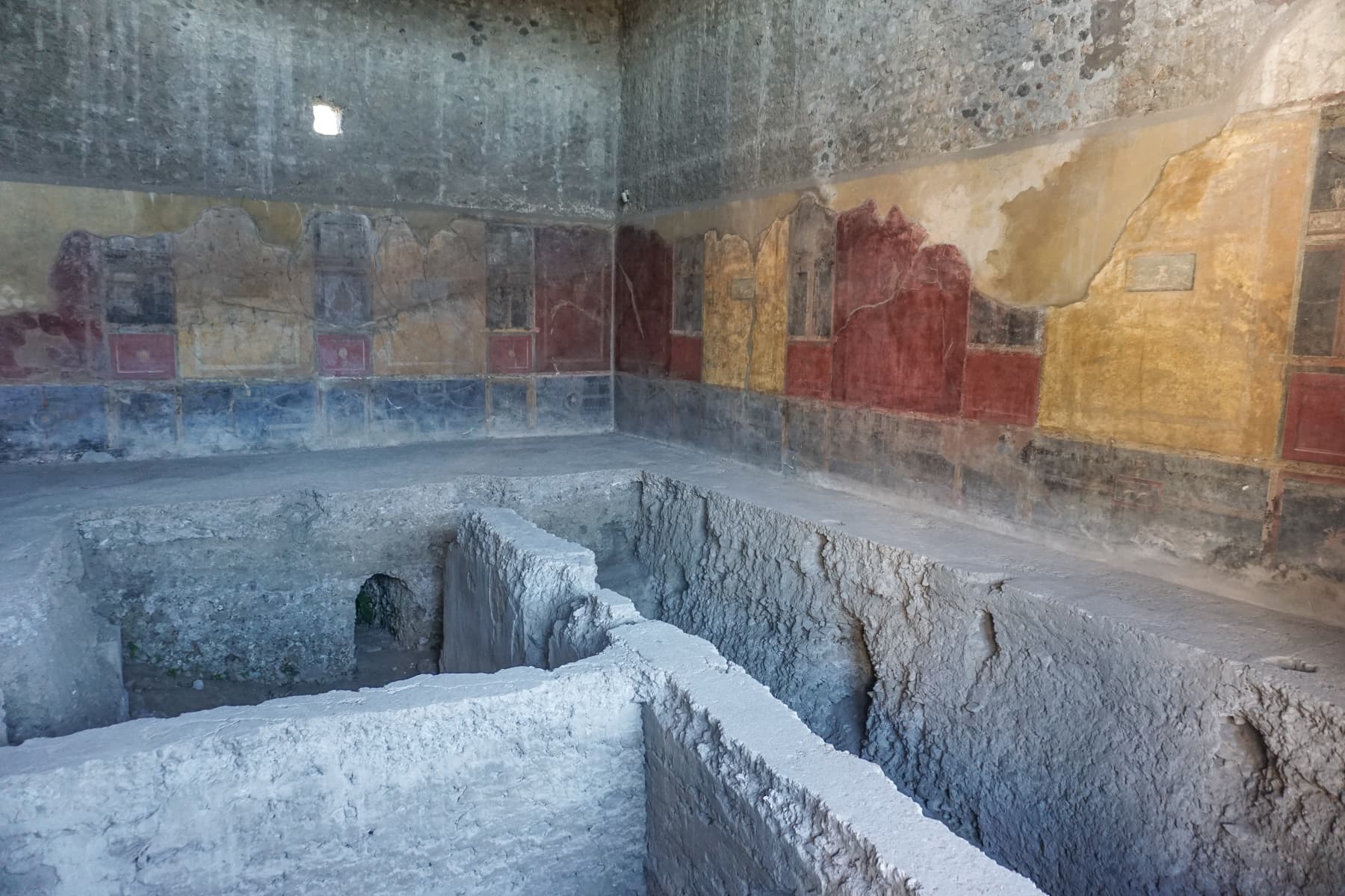 Triclinium 2