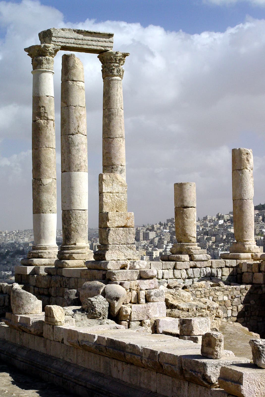 Columns (1)