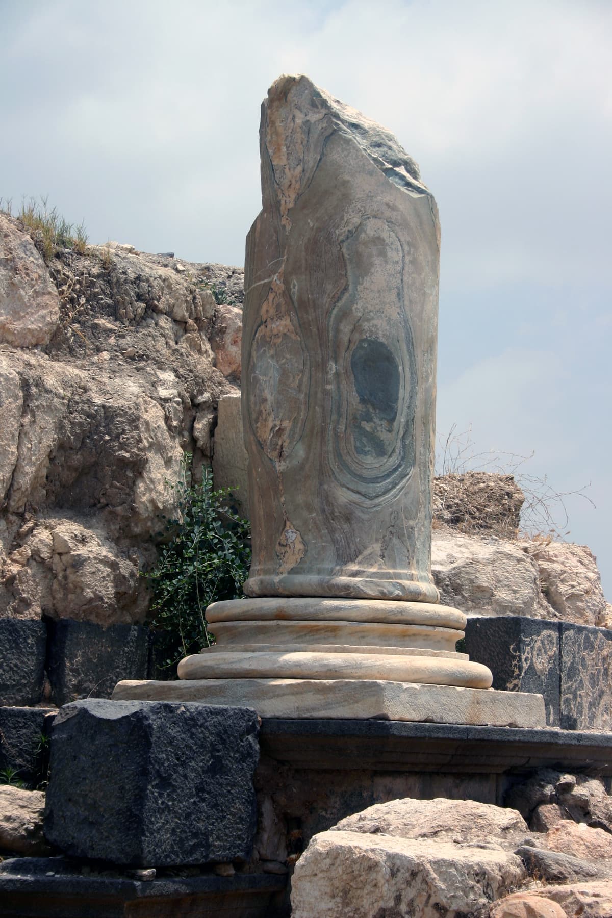 Nymphaeum Column