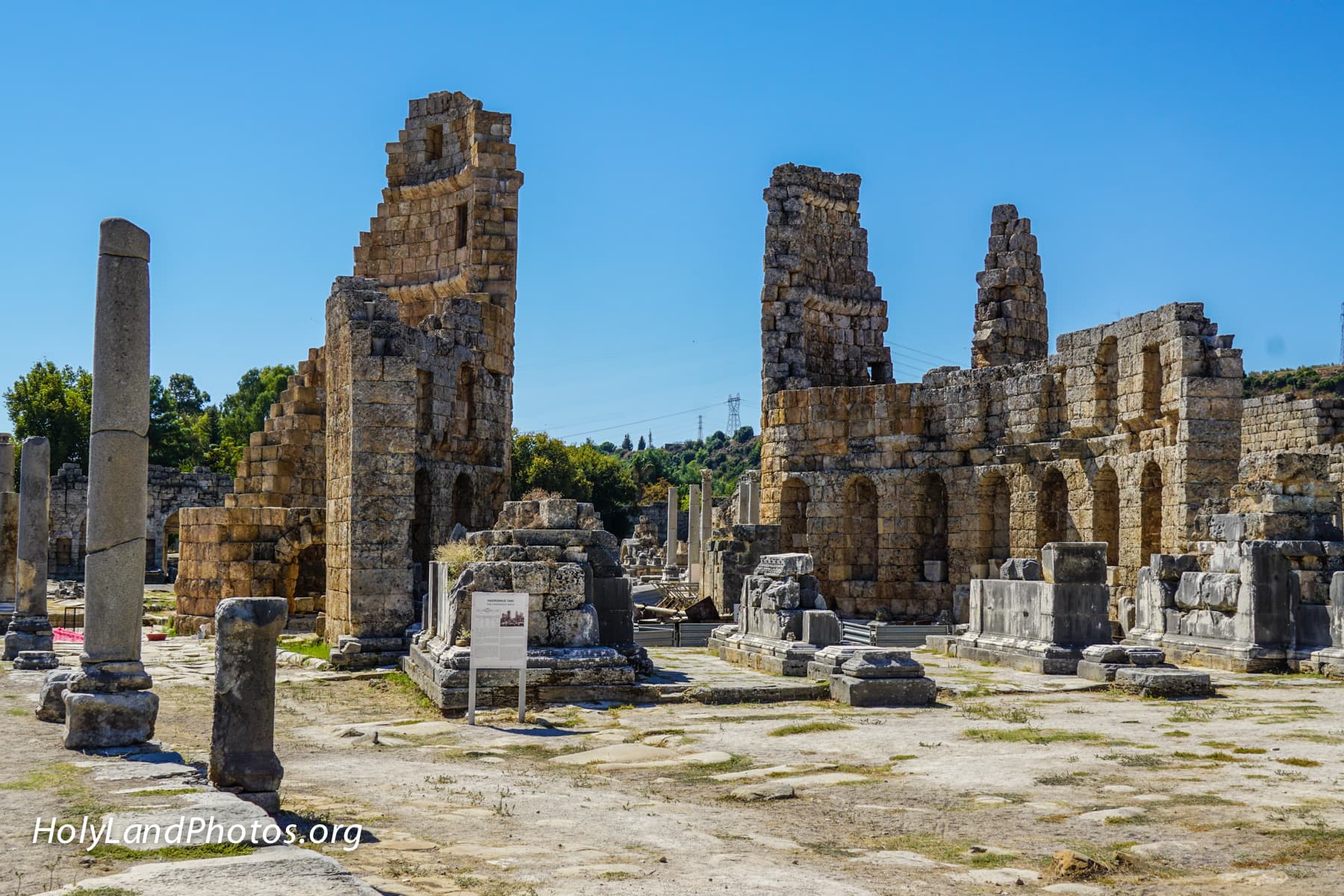 Hadrian's Arch/Gate
