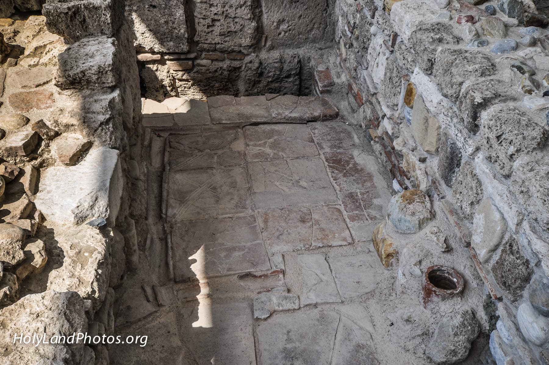 Basilica Latrine