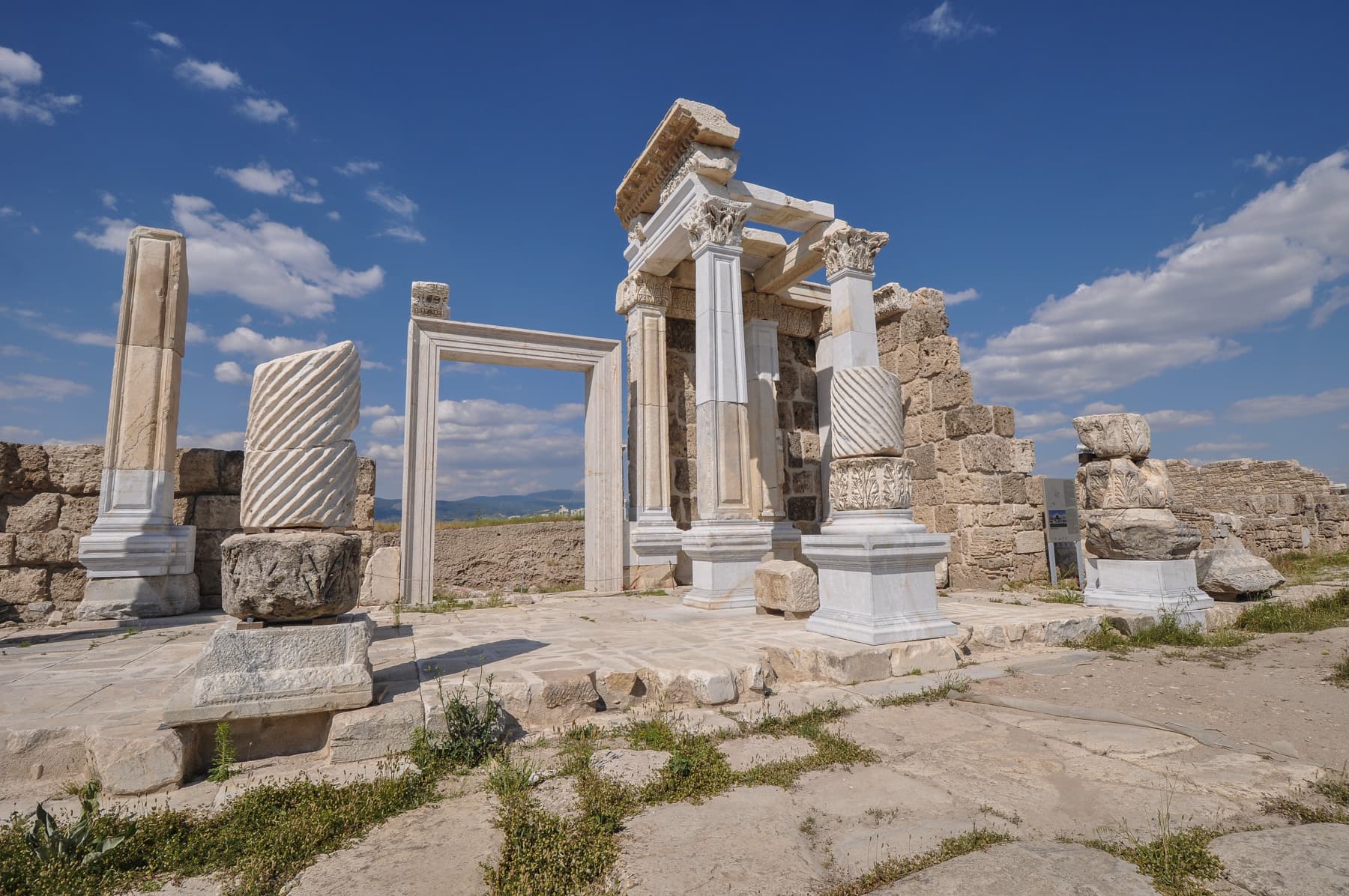 Entrance (Propylon) to the North Agora