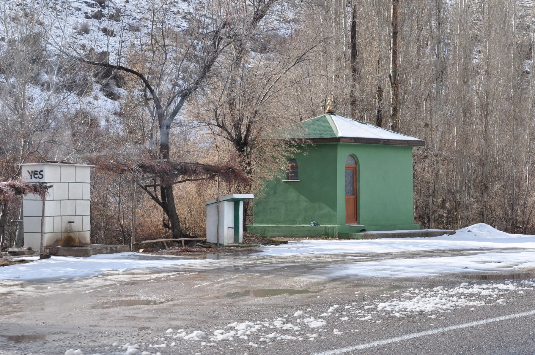 Roadside Mosque
