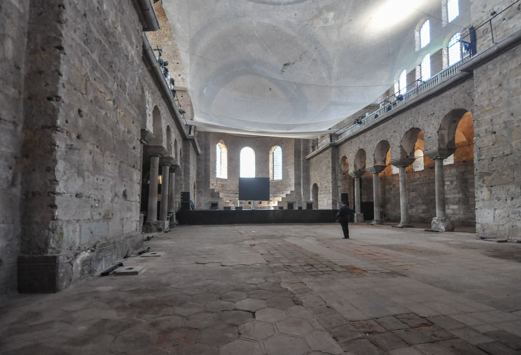 Central Nave