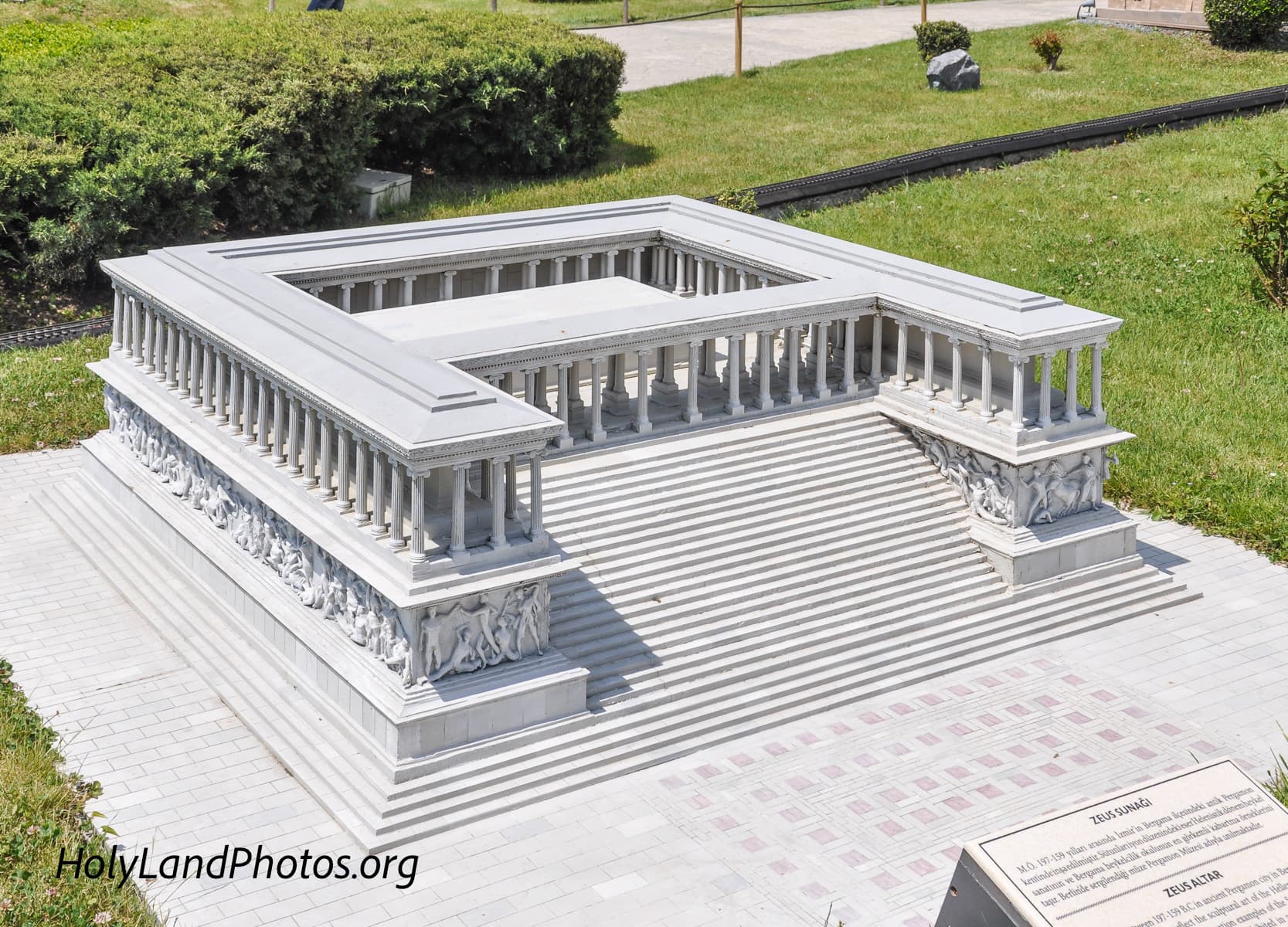 Zeus Altar Miniatürk