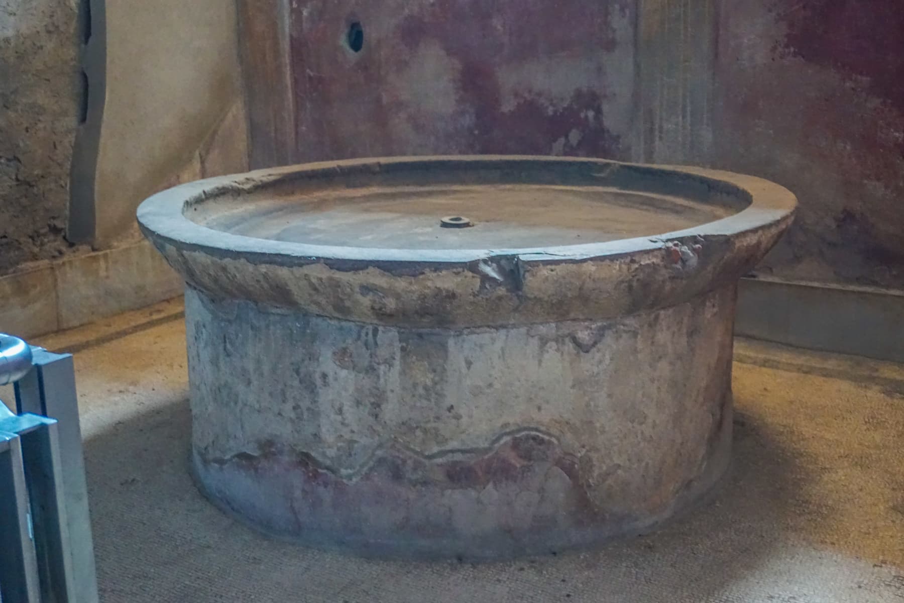 Women's Hot Room Wash Basin