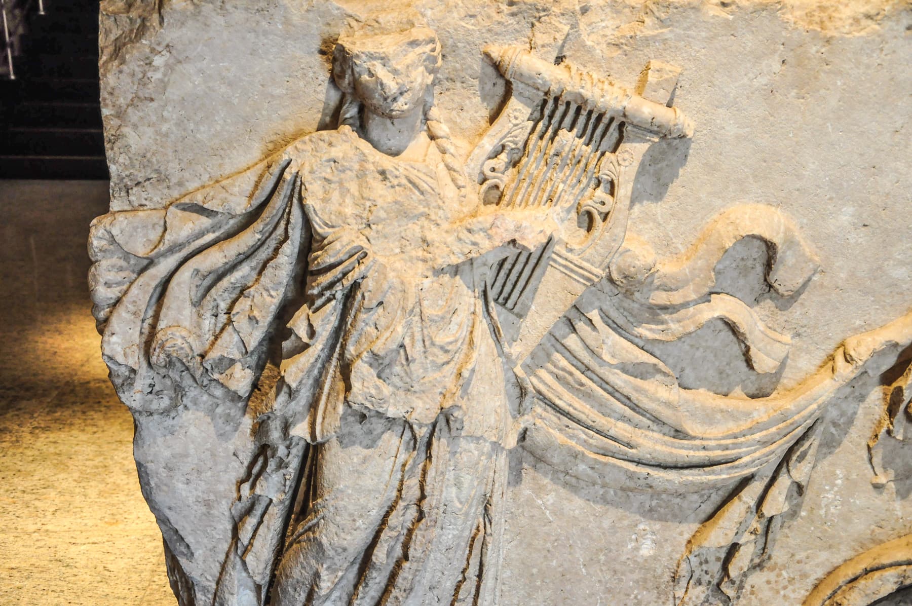 Dancing with Lyre