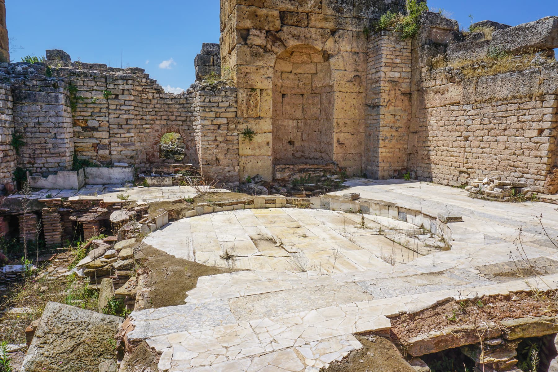 Caldarium (hot room)
