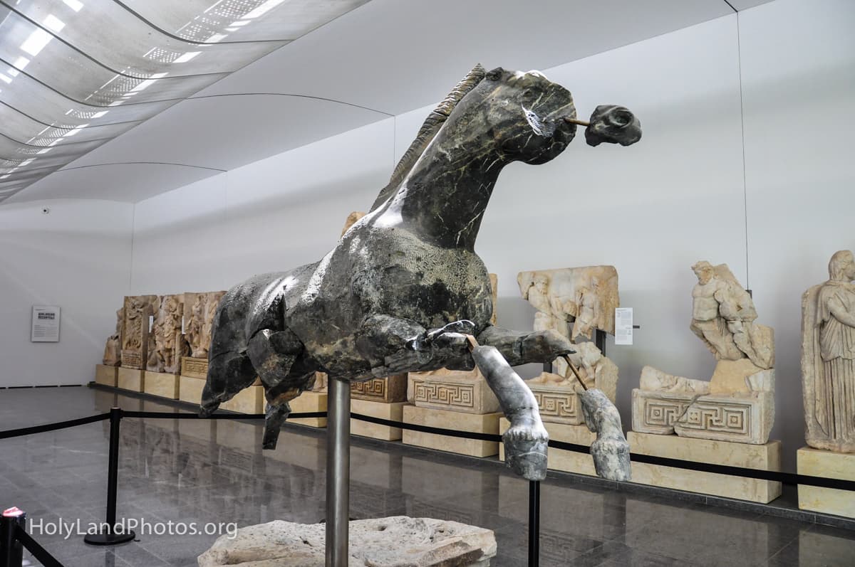 Galloping Horse 2
