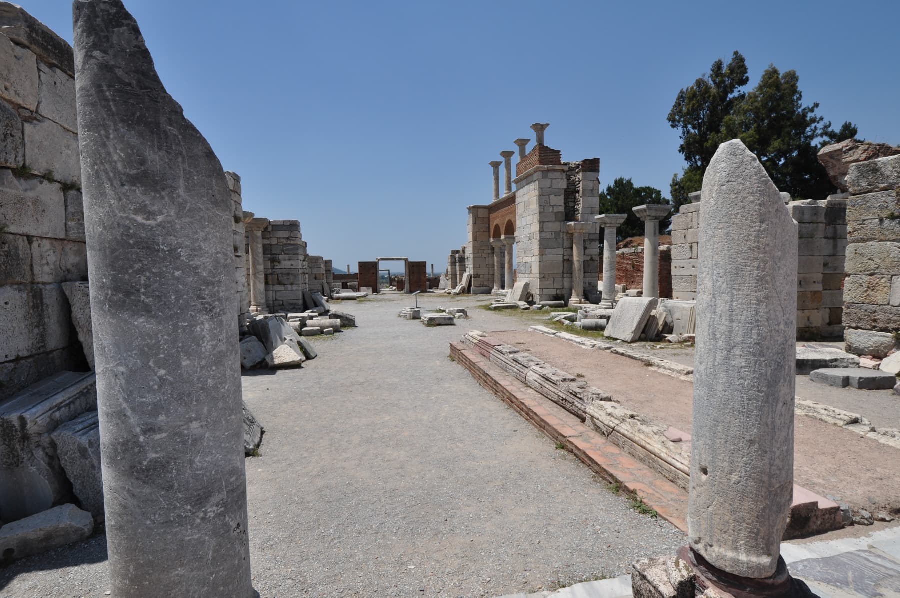 Nave West