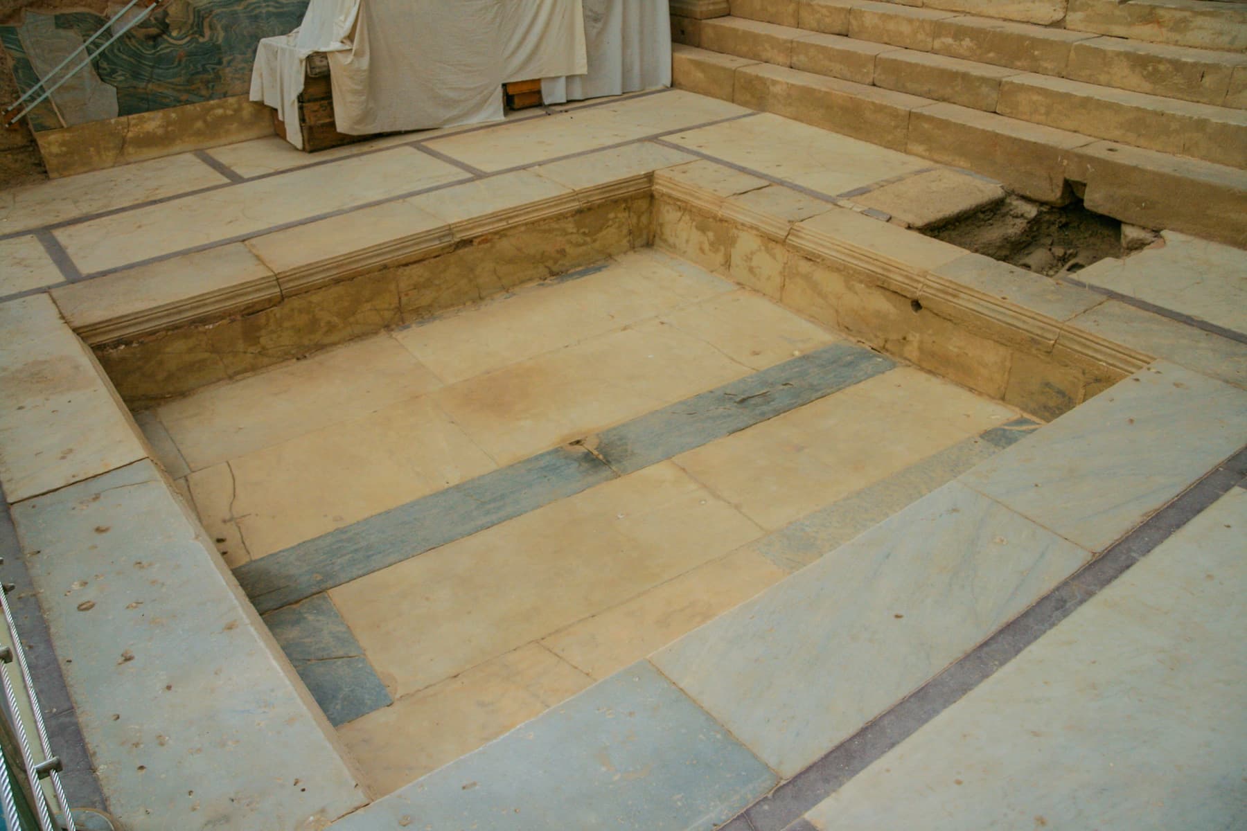 TH6  Basilica Pool
