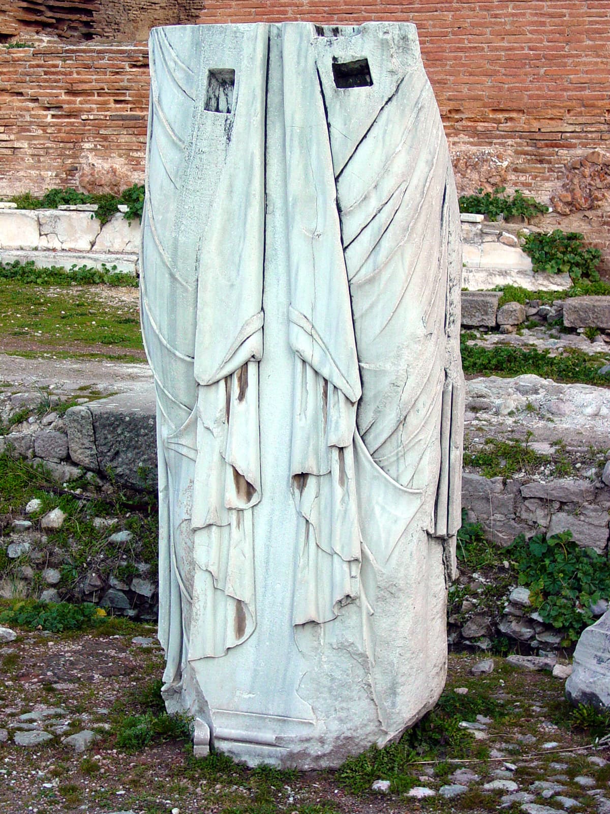Atlante/Caryatid
