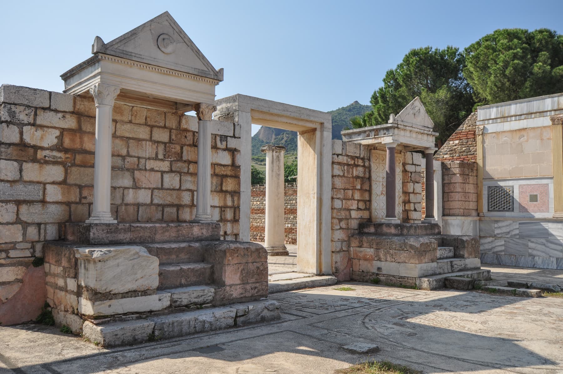 Arks in Synagogue