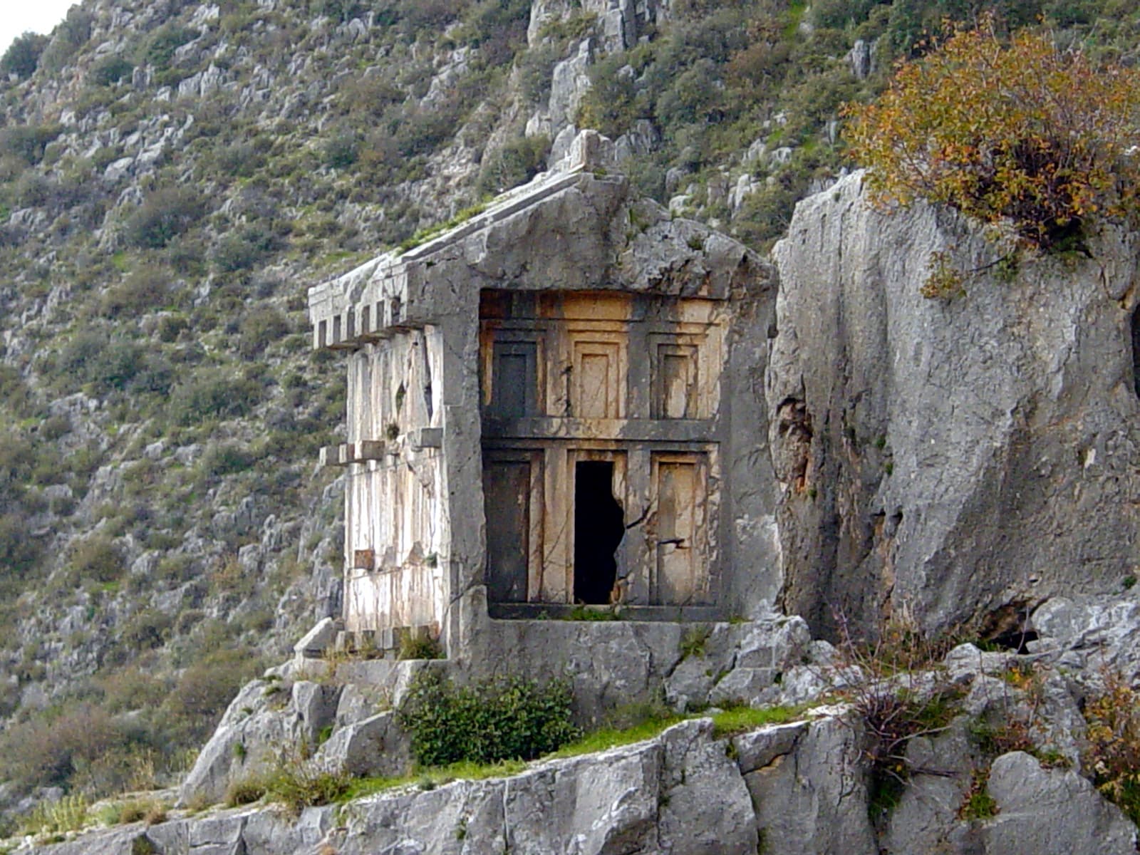 Freestanding Tomb