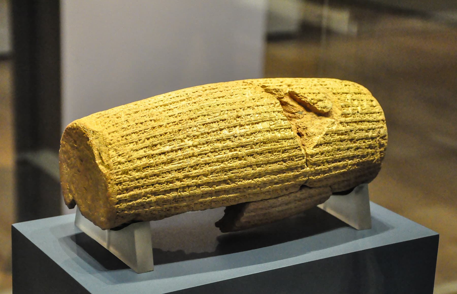 Inscriptions and Objects Related to the OT